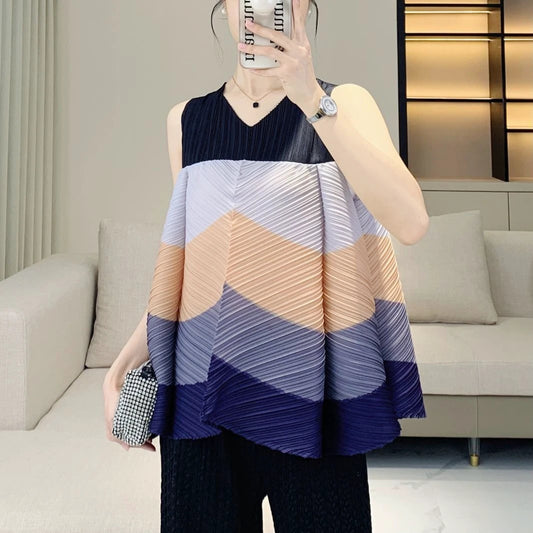V-neck color blocked loose pleated top with youthful and stylish style, versatile sleeveless T-shirt for women by eprolo
