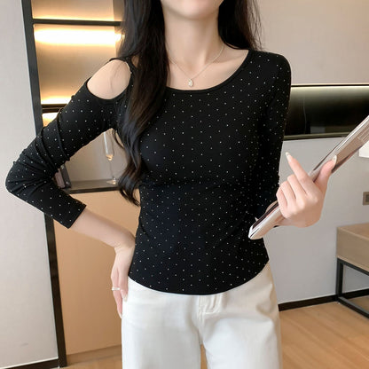 Camiseta de manga larga con hombros descubiertos y pedrería para mujer