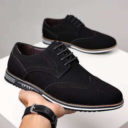 Chaussures pour hommes à semelle blanche élargie et gravée en cuir à la mode