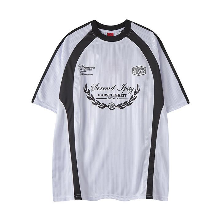 Camiseta deportiva de manga corta con rayas en contraste