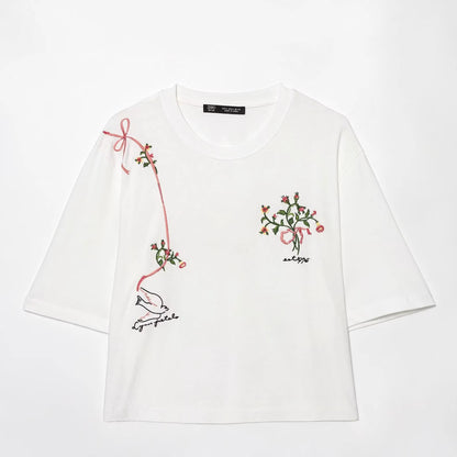 Casual and versatile embroidered flower T-shirt