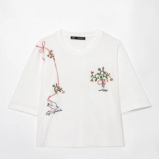Casual and versatile embroidered flower T-shirt