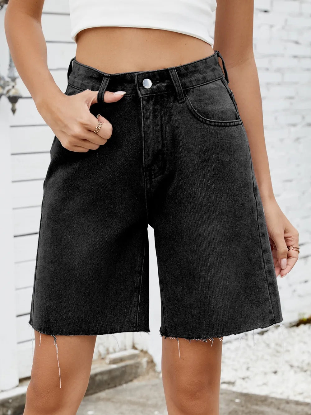 Shorts vaqueros con bajo sin rematar lavados