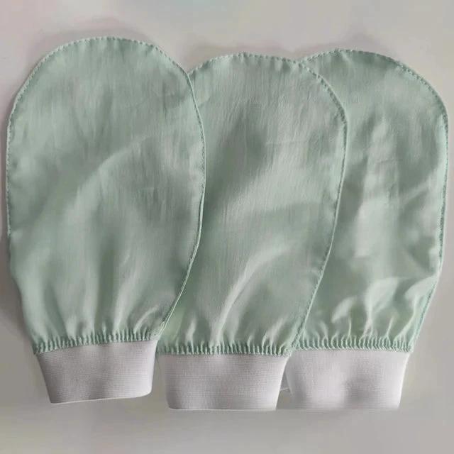 Silk exfoliating face wash and beauty towel, soft and exfoliating, bath and scrubbing, silk bath and face wash gloves by eprolo