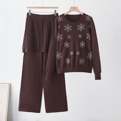 Elevate your everyday style with this sophisticated two-piece knit set.
