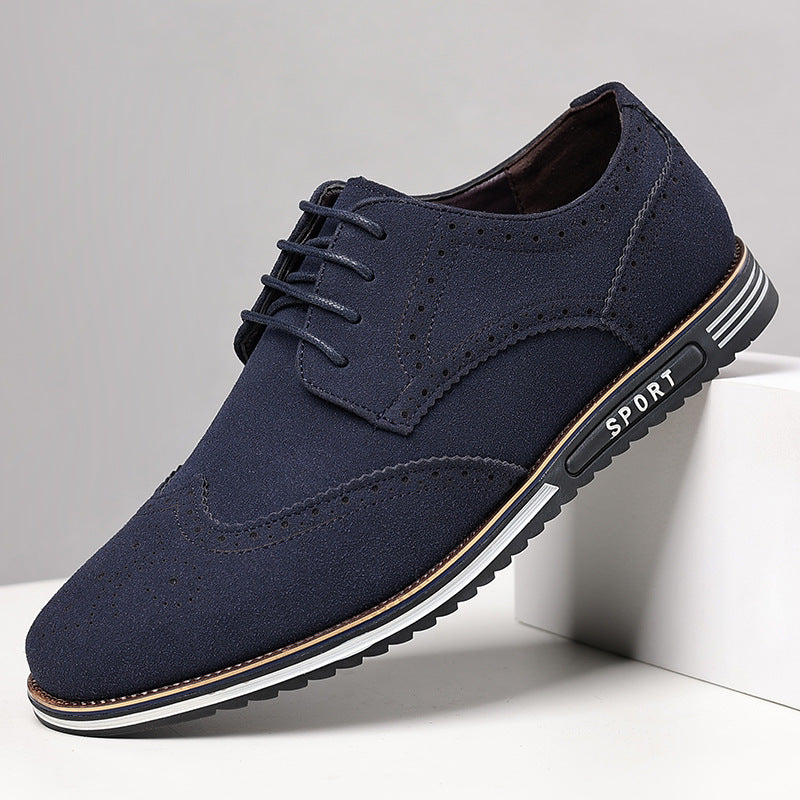 Chaussures pour hommes à semelle blanche élargie et gravée en cuir à la mode