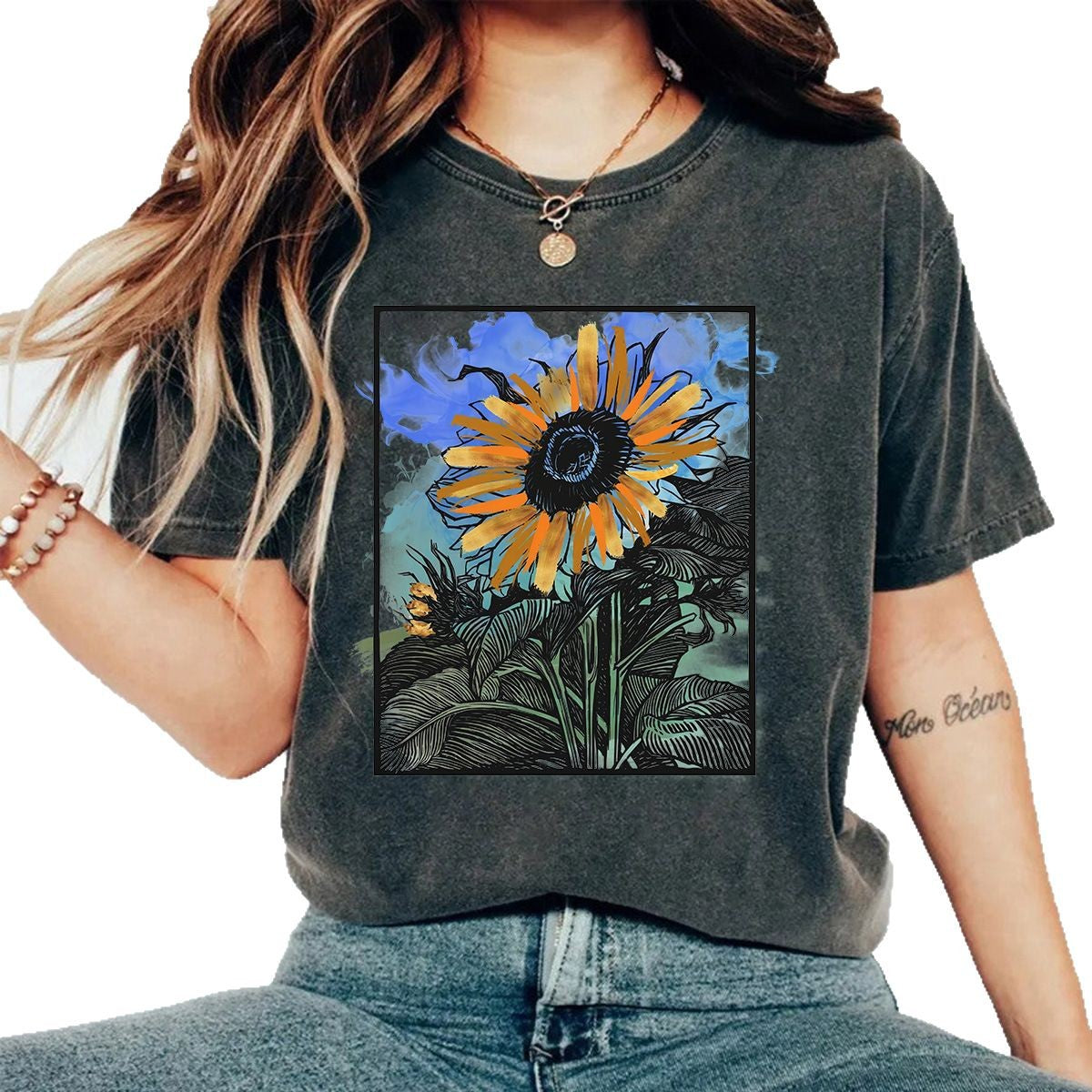 Washed and used T-shirt printed T-shirt top