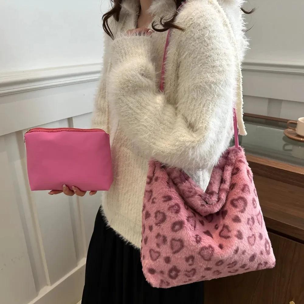 Leopard Furry Shoulder Bag by eprolo