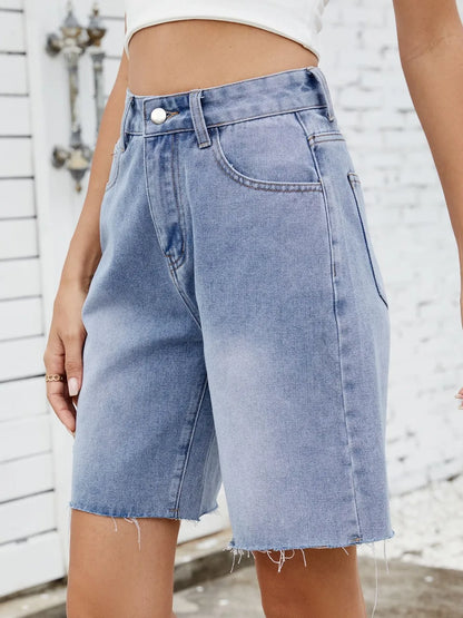 Shorts vaqueros con bajo sin rematar lavados