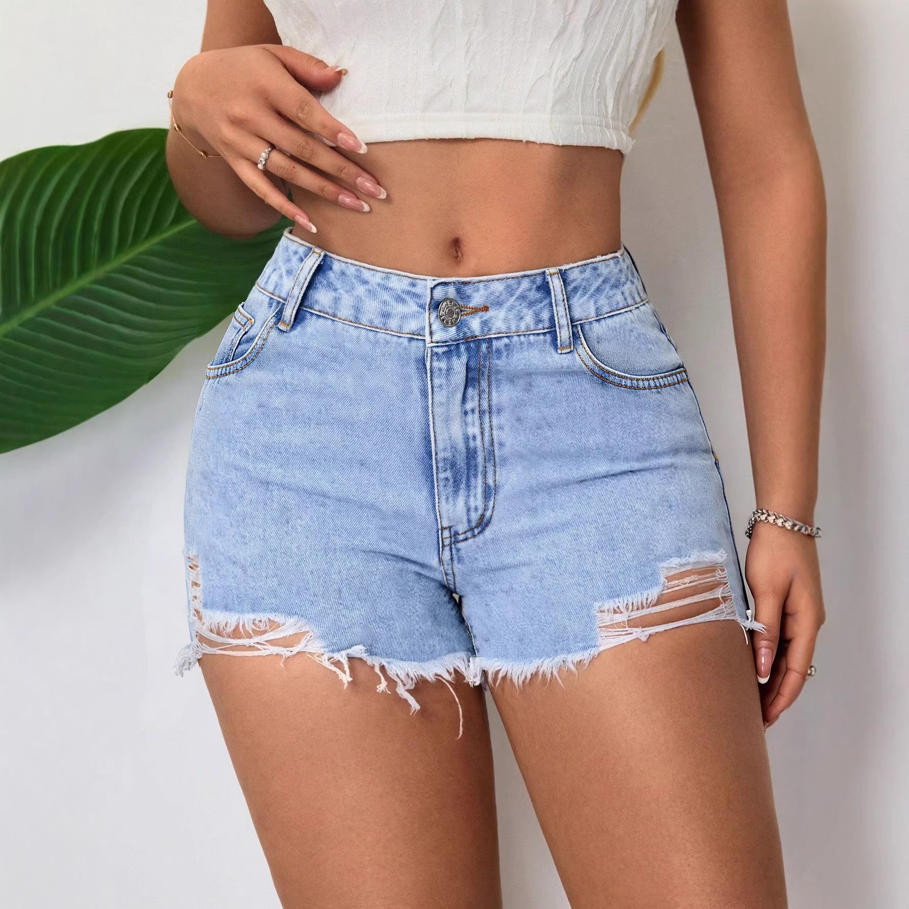 Shorts en jean déchiré pour femme
