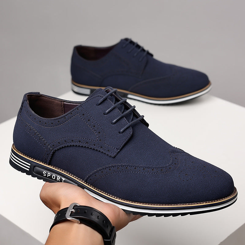 Chaussures pour hommes à semelle blanche élargie et gravée en cuir à la mode