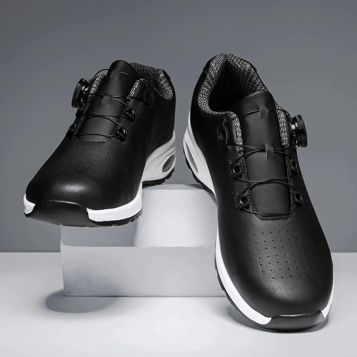 Simple Nen's casual shoes, black leather upper with perforations and breathable lining, air-cushioned white sole