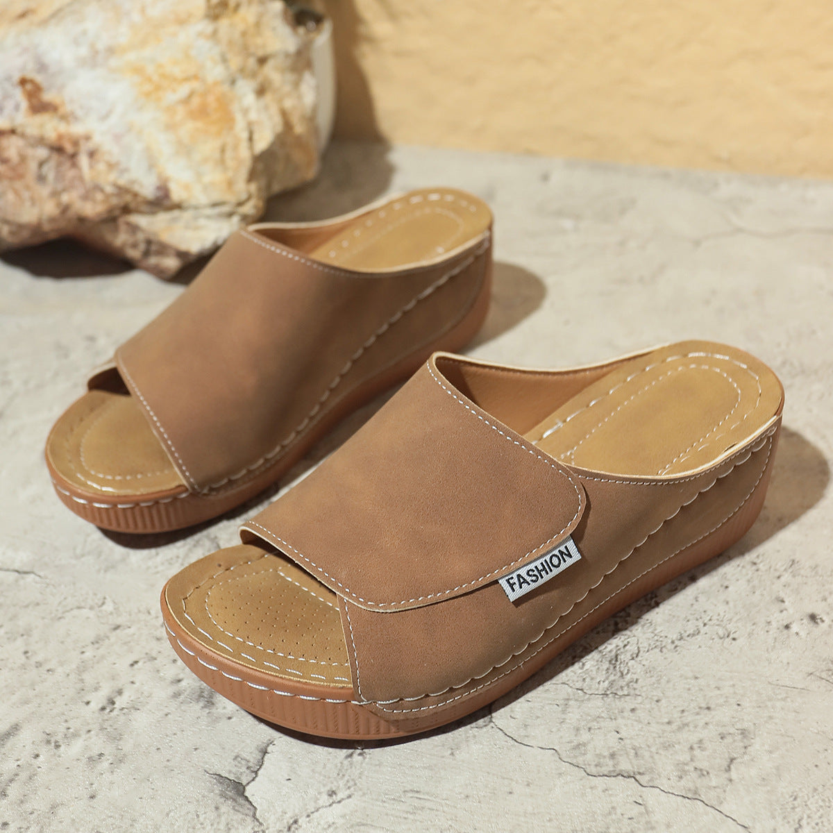 Sandales compensées d'été pour femmes, bouche de poisson à fond épais, chaussures romaines de plage de couleur unie