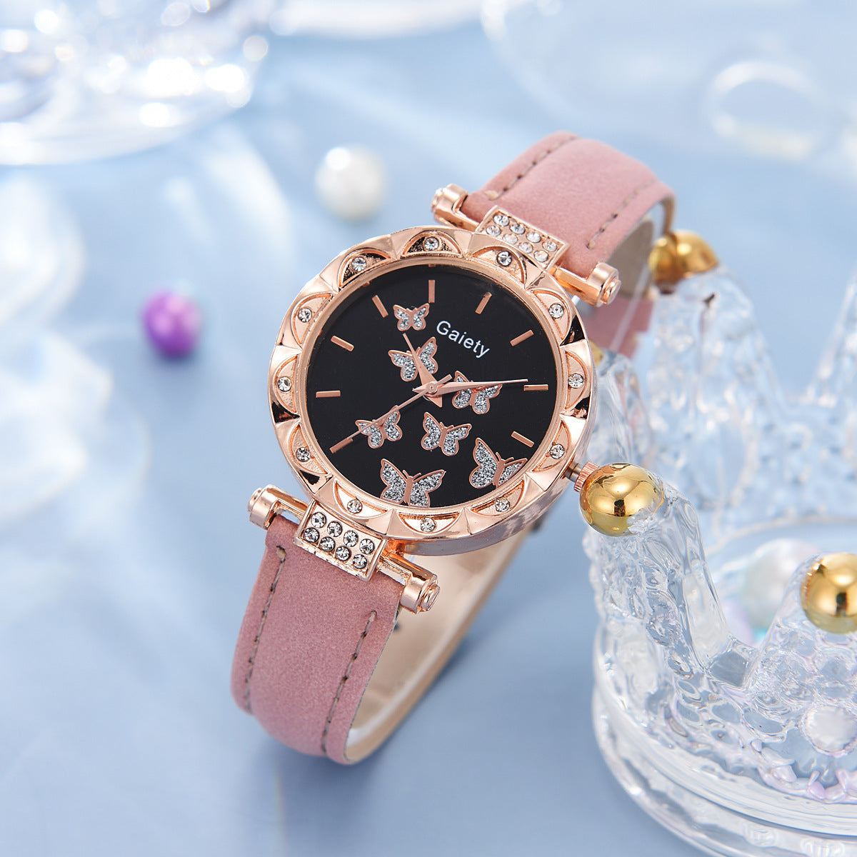 Montre à bracelet numérique simple papillon pour femmes