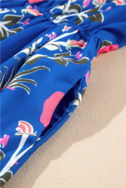 Robe courte à manches bouffantes et col en V, taille haute, bleu ciel.