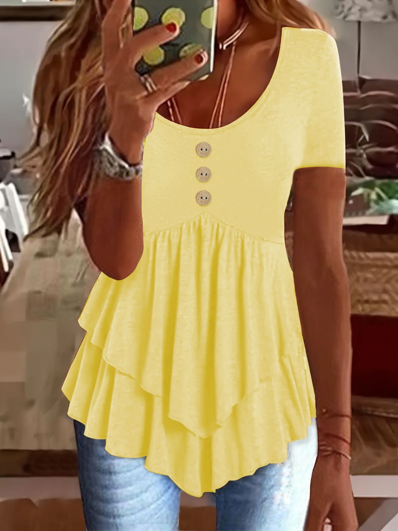 Moda de manga corta, color liso, tres botones, estilo casual