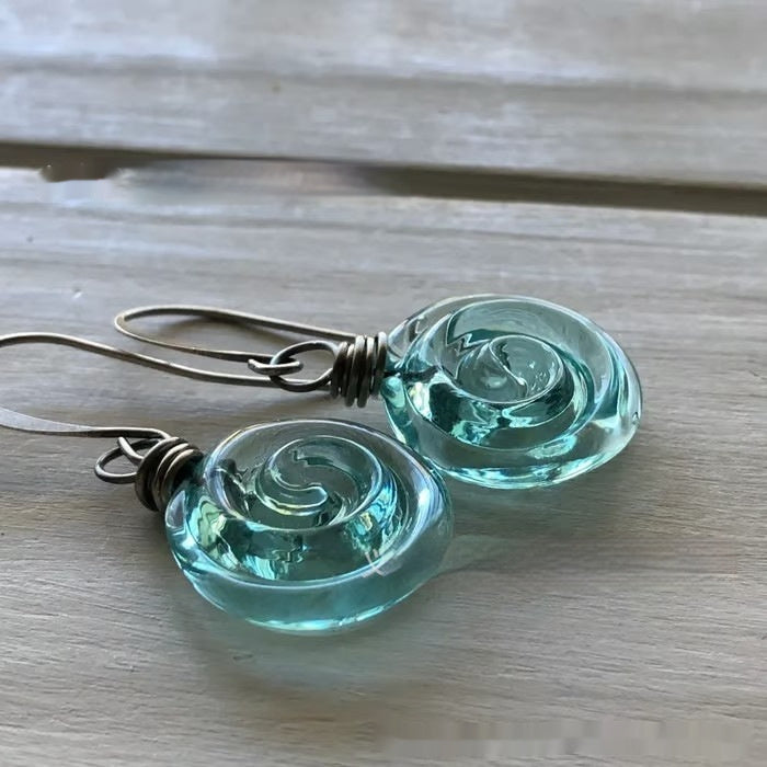 Boucles d'oreilles spirales en verre recyclé