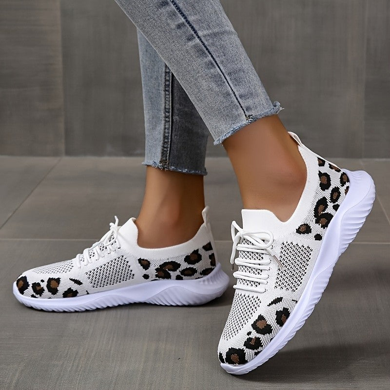 Zapatillas deportivas de mujer con cordones y estampado de leopardo blancas
