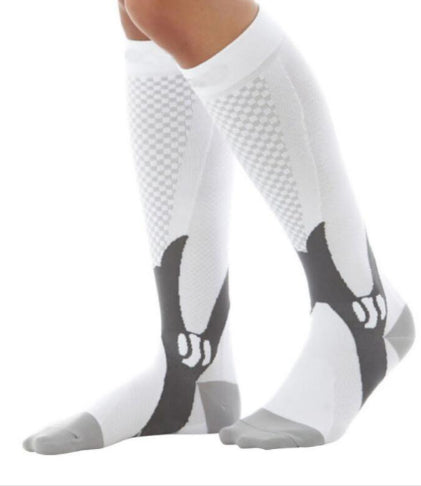 Calcetines de compresión para hombre y mujer. El mejor ajuste atlético gradual para correr, viajar en avión, aumentar la resistencia, la circulación y la recuperación.