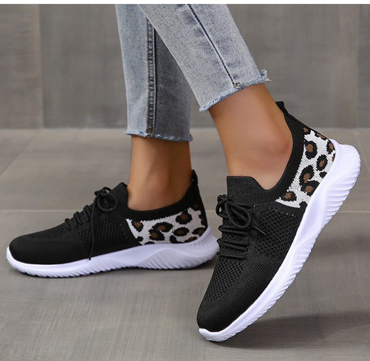 Zapatillas deportivas de mujer con cordones y estampado de leopardo blancas