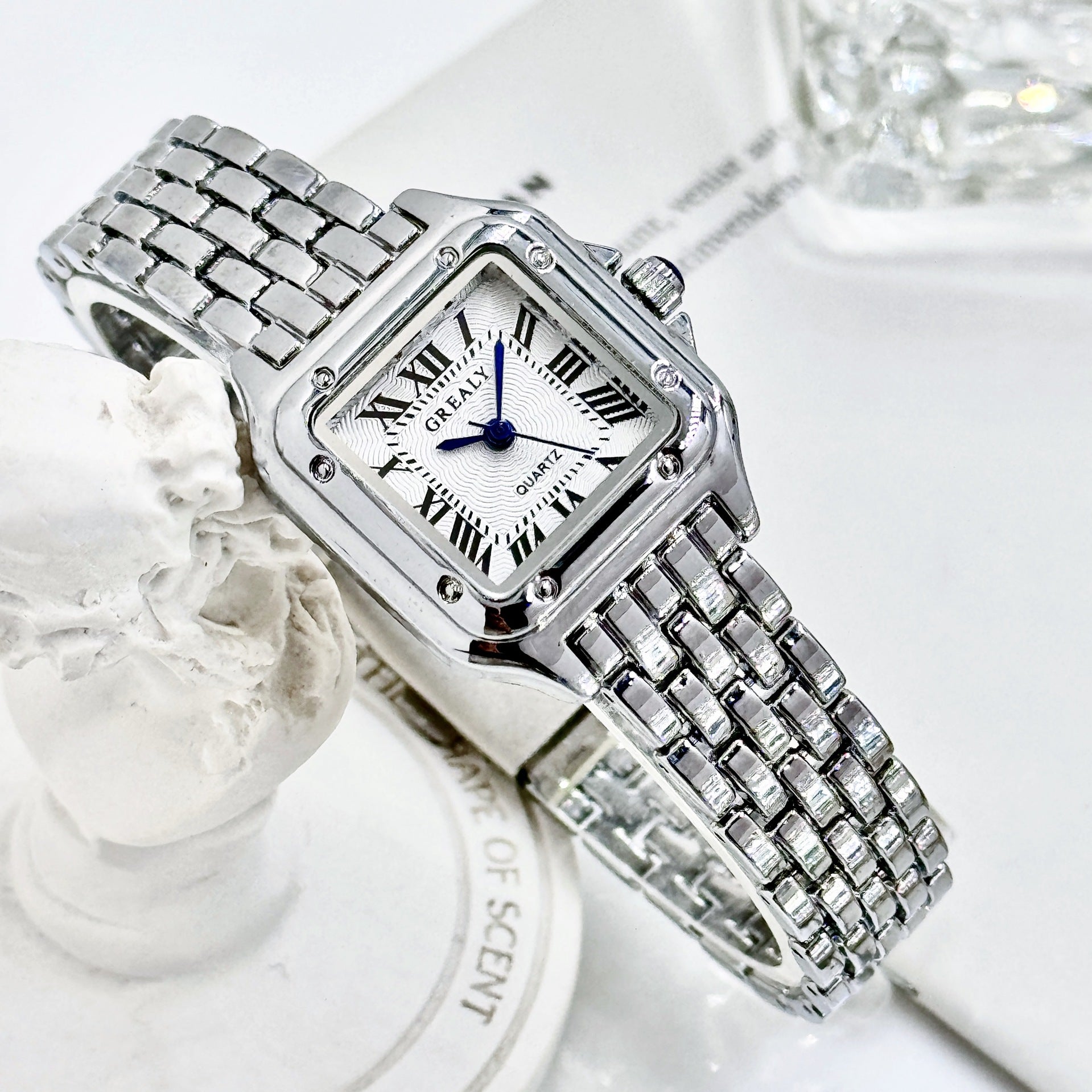 Montre Classique Rétro Carrée Étanche pour Femme avec Diamants Incrustés