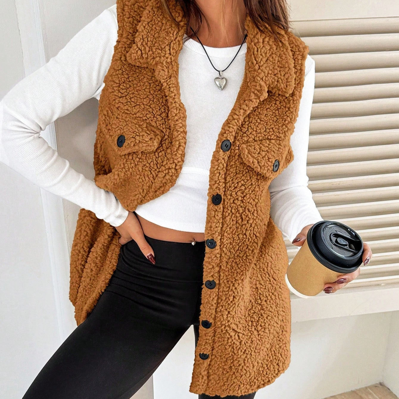 Cardigan gilet peluche ouvert à revers boutonnés