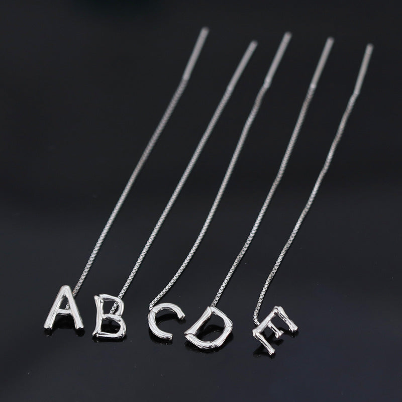 Bijoux fantaisie en argent sterling 925, boucles d'oreilles pendantes 26 lettres pour femmes, style minimaliste anglais classique, boucles d'oreilles étudiantes, cadeau de bijoux pour fête entre amis