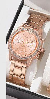 Reloj de cuarzo de tres ojos para mujer con incrustaciones de diamantes