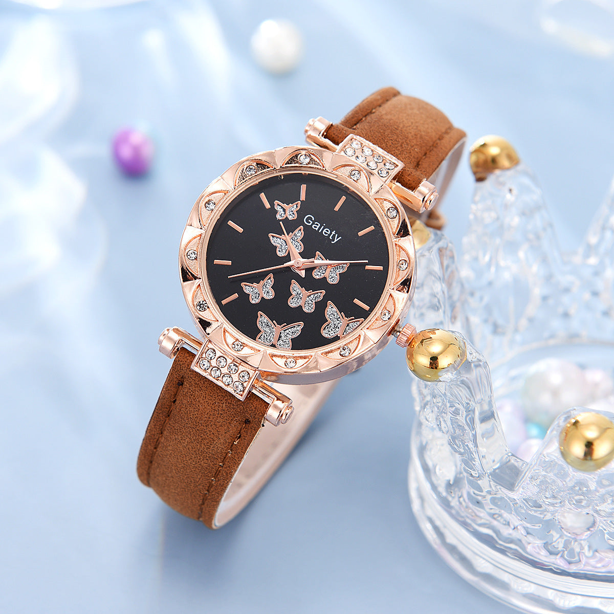 Montre à bracelet numérique simple papillon pour femmes