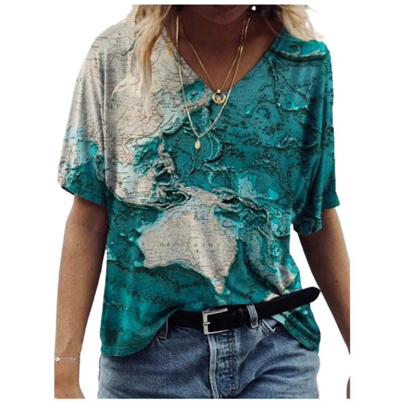 Camiseta de manga corta con cuello de pico y estampado de mapa