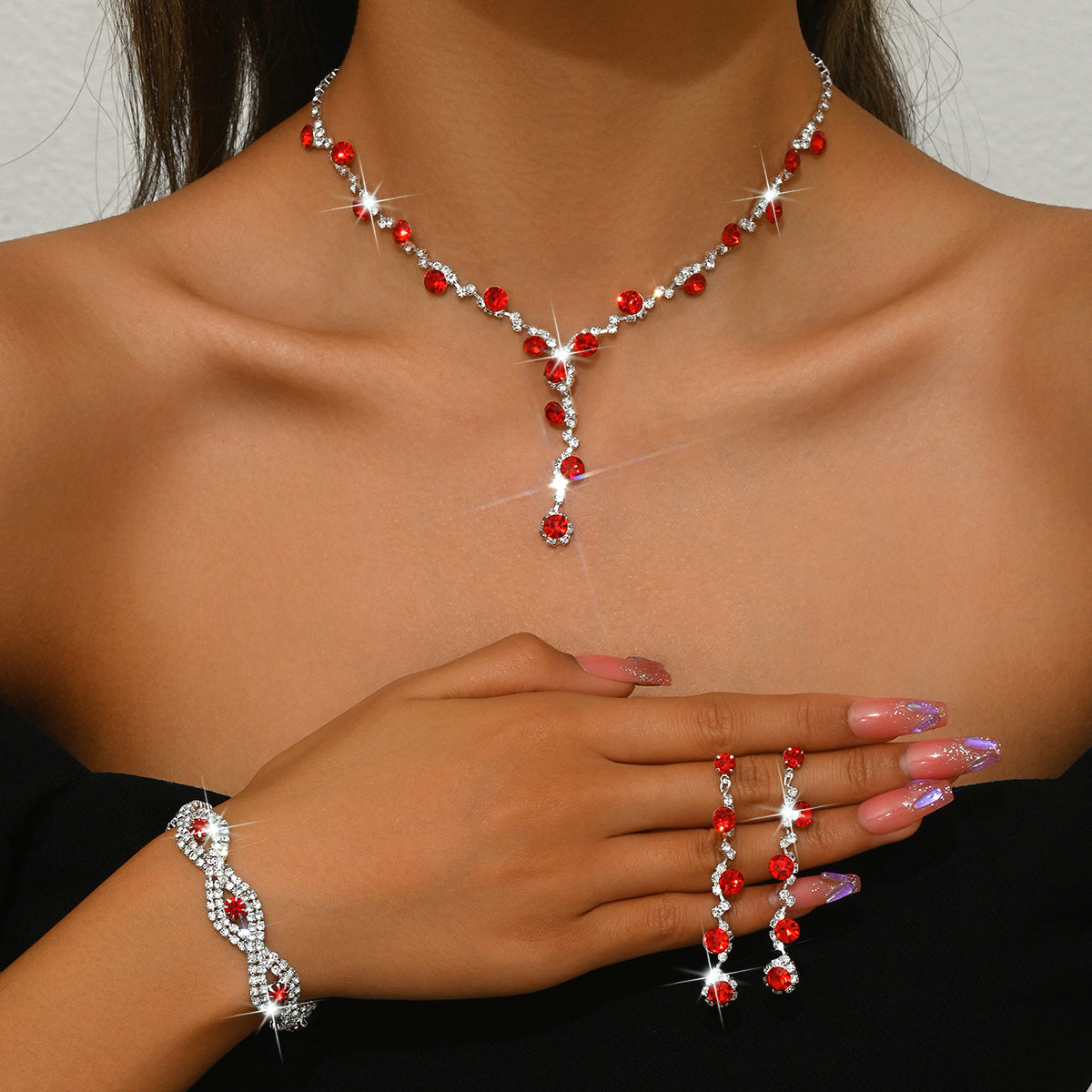 Collier en cristal, boucles d'oreilles et bracelet tendance