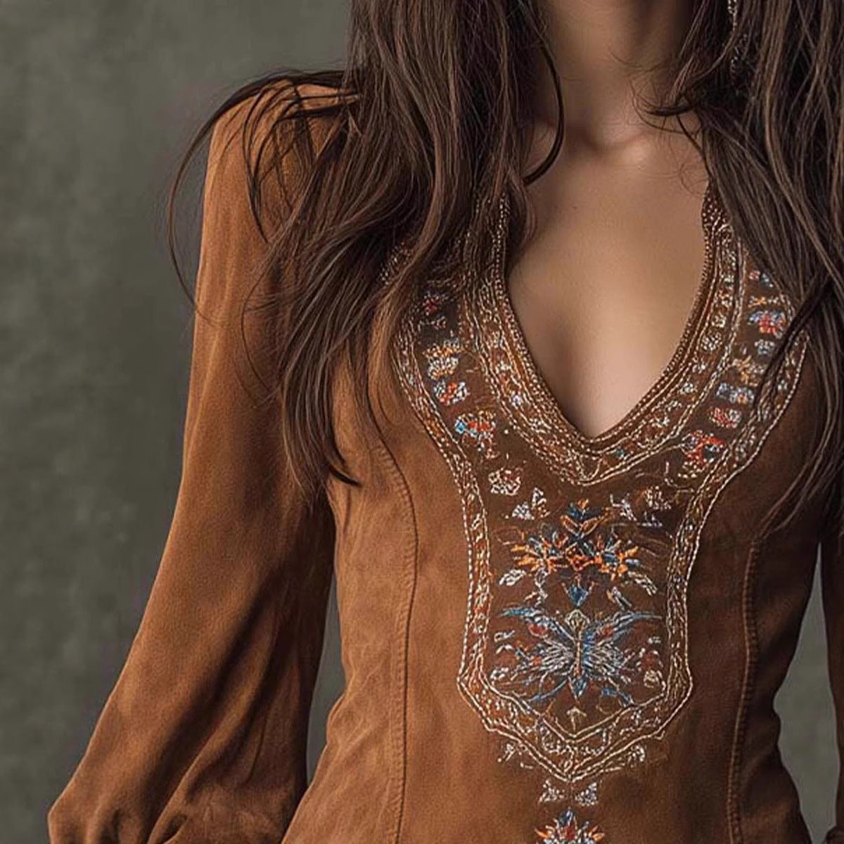 Vestido sexy bordado de manga larga y escote en V para mujer europea y americana