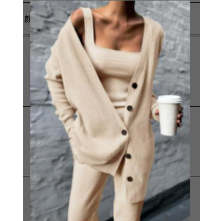 Traje de punto de tres piezas para mujer con abrigo, chaleco y pantalón