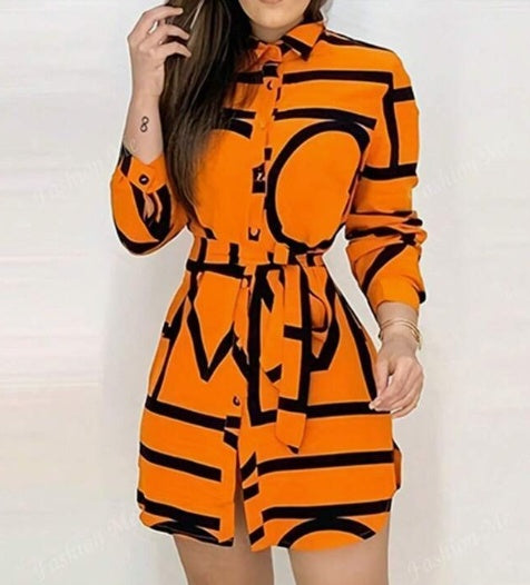 Vestido de mujer de manga larga con estampado integral, botones delanteros y diseño de personaje a la moda