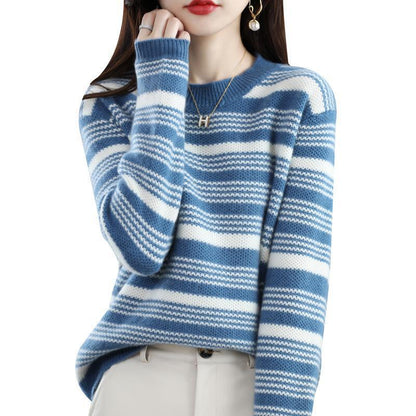 Haut en maille rayé polyvalent à col rond et coupe ample, idéal pour l'automne-hiver et parfait comme sous-vêtement.