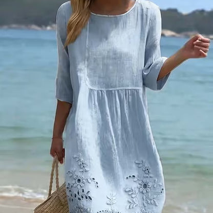 Une variété de robes à motifs faites maison