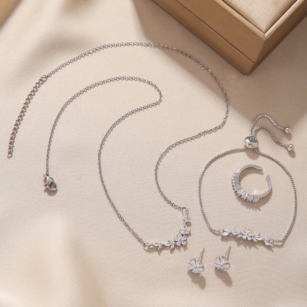 Sencillo y Elegante Conjunto de Joyas con Circonita Incrustada, Collar de Flores Plateado, Exquisitos Pendientes, Pulsera y Anillo, Adecuado para el Uso Diario y Festivo de la Mujer