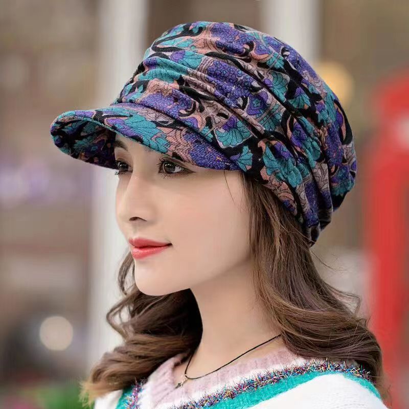 Version coréenne féminine d'un chapeau souple à bord large de style ethnique