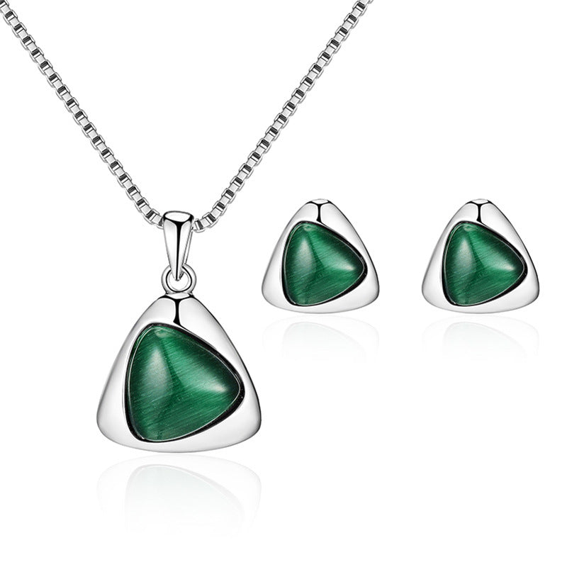 Parure collier et boucles d'oreilles œil-de-chat triangle géométrique